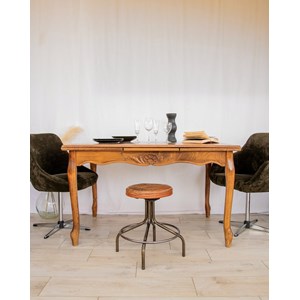 Romy, la table à manger en bois n°1279