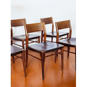 Paire de chaises en bois foncé et cuir n°1430