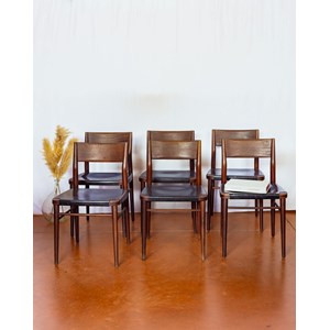 Paire de chaises en bois foncé et cuir n°1430