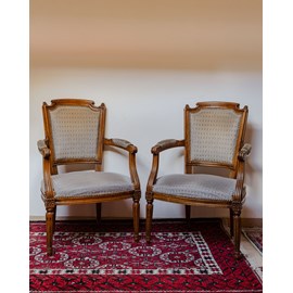 Paire de fauteuils en bois et tissu gris n°868