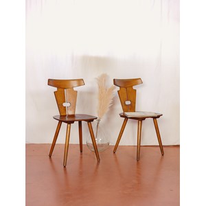 Paire de chaises en bois clair n°1411