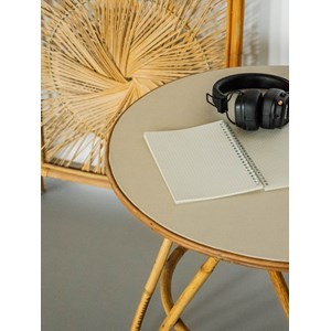 Léonie, la table basse en rotin n°833