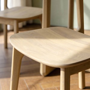 Chaise en bois chêne