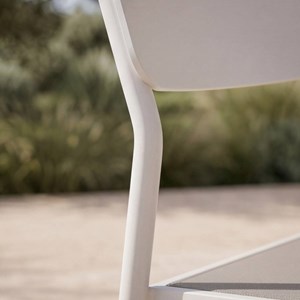 Chaise de jardin taupe et blanc