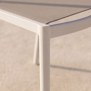 Chaise de jardin taupe et blanc