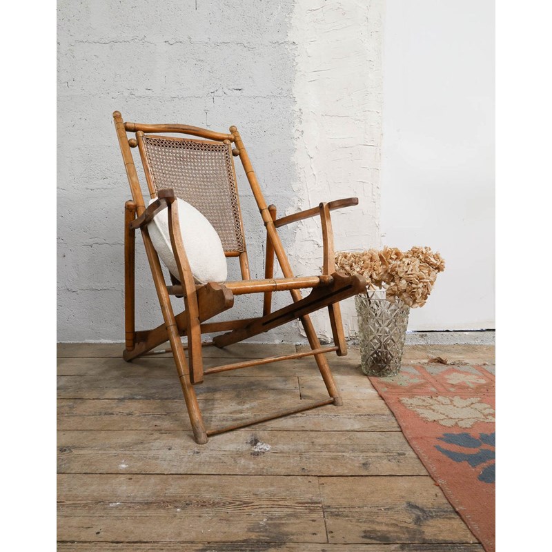 Chaise longue en bois et cannage n°11