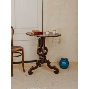 Alfred, le guéridon en bois foncé n°171