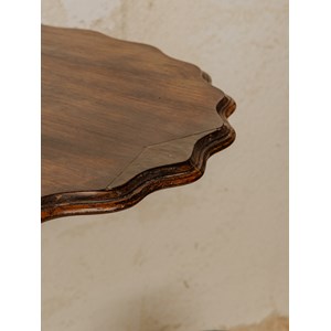 Alfred, le guéridon en bois foncé n°171