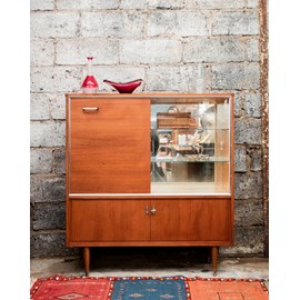 Grande vitrine en bois clair et foncé n°183