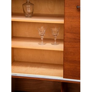 Grande vitrine en bois clair et foncé n°183