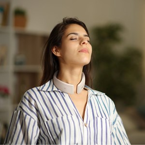Neck care +, electrostimulation, chauffant, lumière rouge pour cou et cervicales