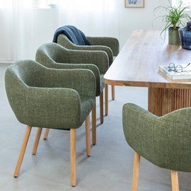 Chaise tissu vert pieds bois hêtre