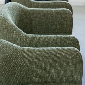 Chaise tissu vert pieds bois hêtre