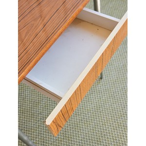 Ensemble complet table, chaises et tabourets en formica n°13