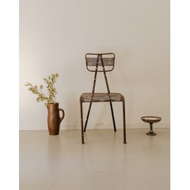 Alma, la chaise en métal perforé n°1447