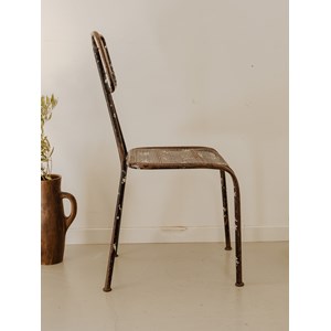 Alma, la chaise en métal perforé n°1447