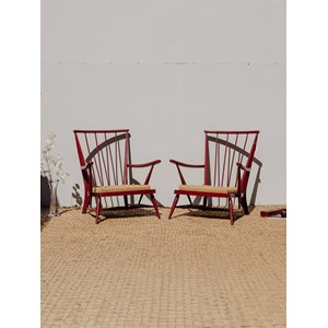 Paire de fauteuils en bois bordeaux n°955