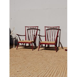 Paire de fauteuils en bois bordeaux n°955