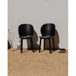 Paire de chaises en cuir noir n°1448