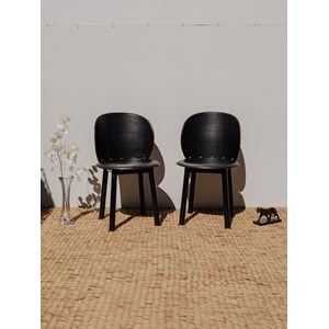 Paire de chaises en cuir noir n°1448