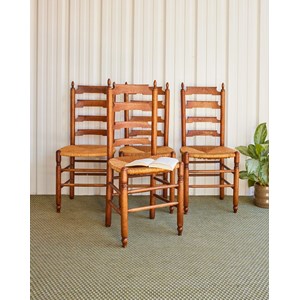 Lot de 4 chaises en bois n°1132