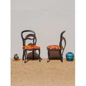 Paire de chaises en bois et motifs colorés n°1142