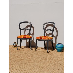 Paire de chaises en bois et motifs colorés n°1142