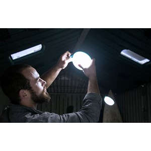 Système solaire autonome biolite solarhome 625 – éclairage multi-pièces, & radio