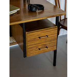 Bureau graphique en formica n°524