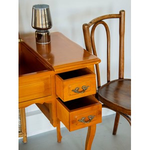 Louise, la coiffeuse en bois clair n°277
