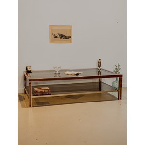 Table basse en laiton doré et verre fumé n°924