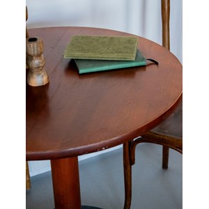 Table à manger ronde en bois foncé n°1145