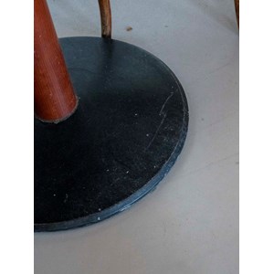 Table à manger ronde en bois foncé n°1145