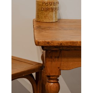 Romy, la table à manger en bois n°1293