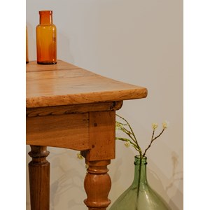 Romy, la table à manger en bois n°1293