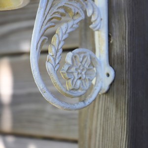 Cloche de jardin de porte ancienne en fonte blanche 23 x 19.5 cm