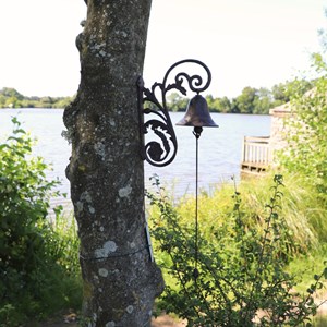 Cloche de jardin de porte ancienne fonte marron 28x20cm