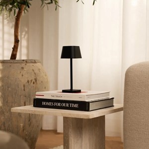 Lampe de table rechargeable noire - ava