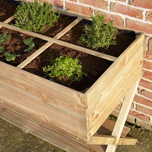 Potager sur pieds croisés