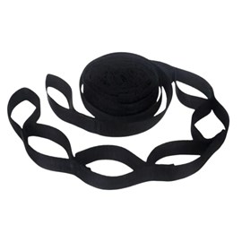 Une sangle de suspension noire pour hamac chaise