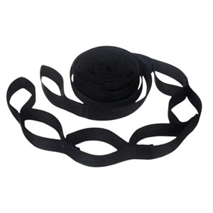 Une sangle de suspension noire pour hamac chaise