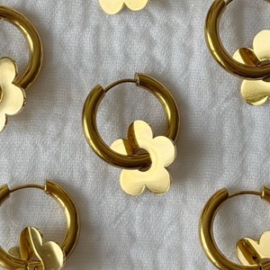 Boucles oreilles créoles dorées en acier inoxydable mina