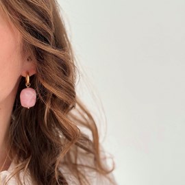 Boucles d'oreilles créoles en acier inoxydable et résine daphné rose