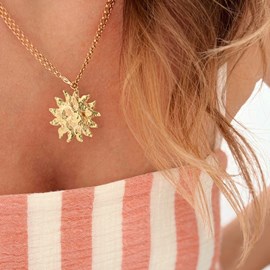 Collier en laiton doré à l'or fin avec pendentifs soleil sol