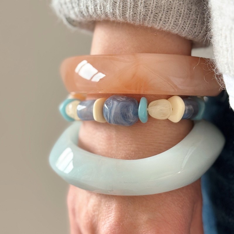 Les Jolis Bonheurs - Bracelet en acier inoxydable doré et résine aimée bleu
