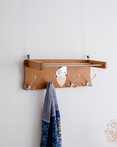 Jan, le porte manteaux en bois n°54