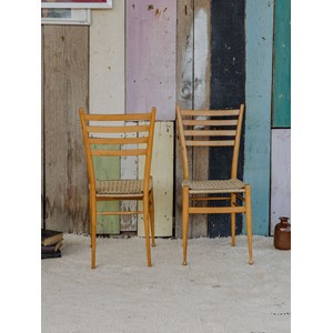 Paire de chaises en bois et beige à paillettes n°1158