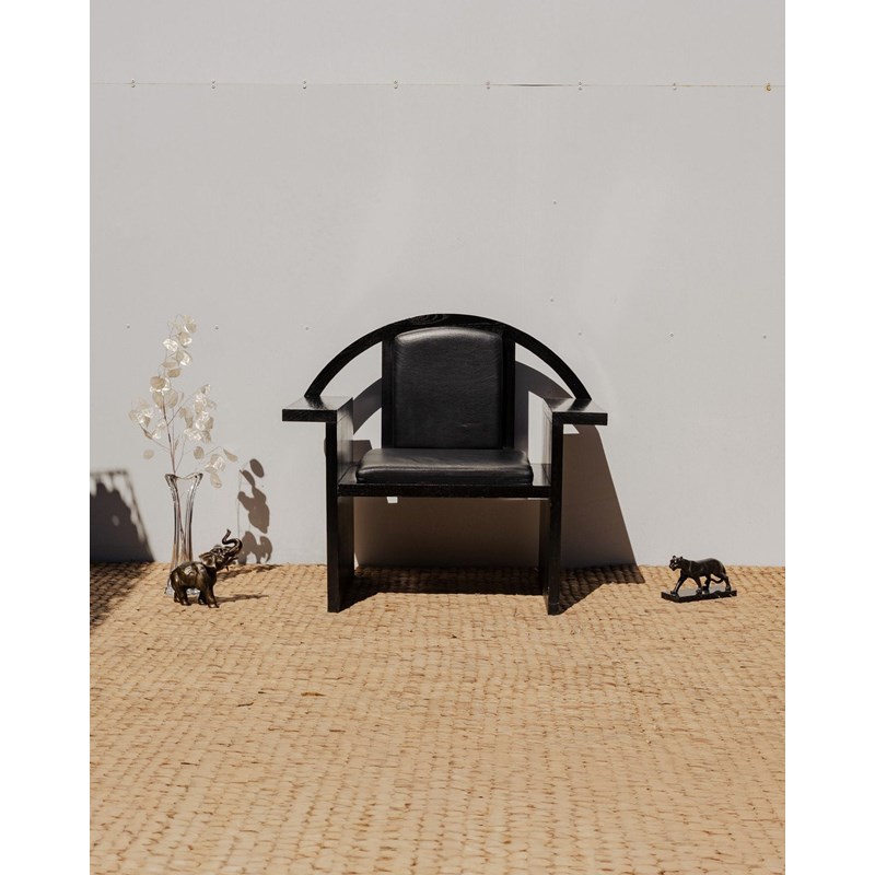 Fauteuil en bois et cuir noir n°967