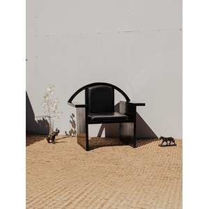 Fauteuil en bois et cuir noir n°967