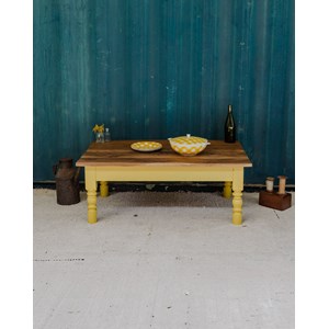 Table basse en noyer et jaune n°891